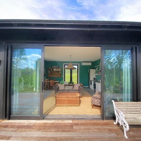 Stablehouse Garden Shed Villa Masterton Exterior photo